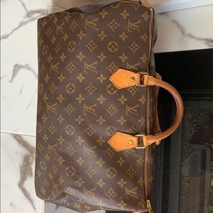 100% Authentic Louis Vuitton Speedy 40